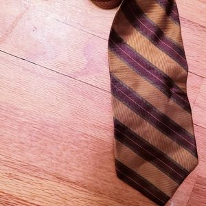 Harold Powell 100% silk tie 👍